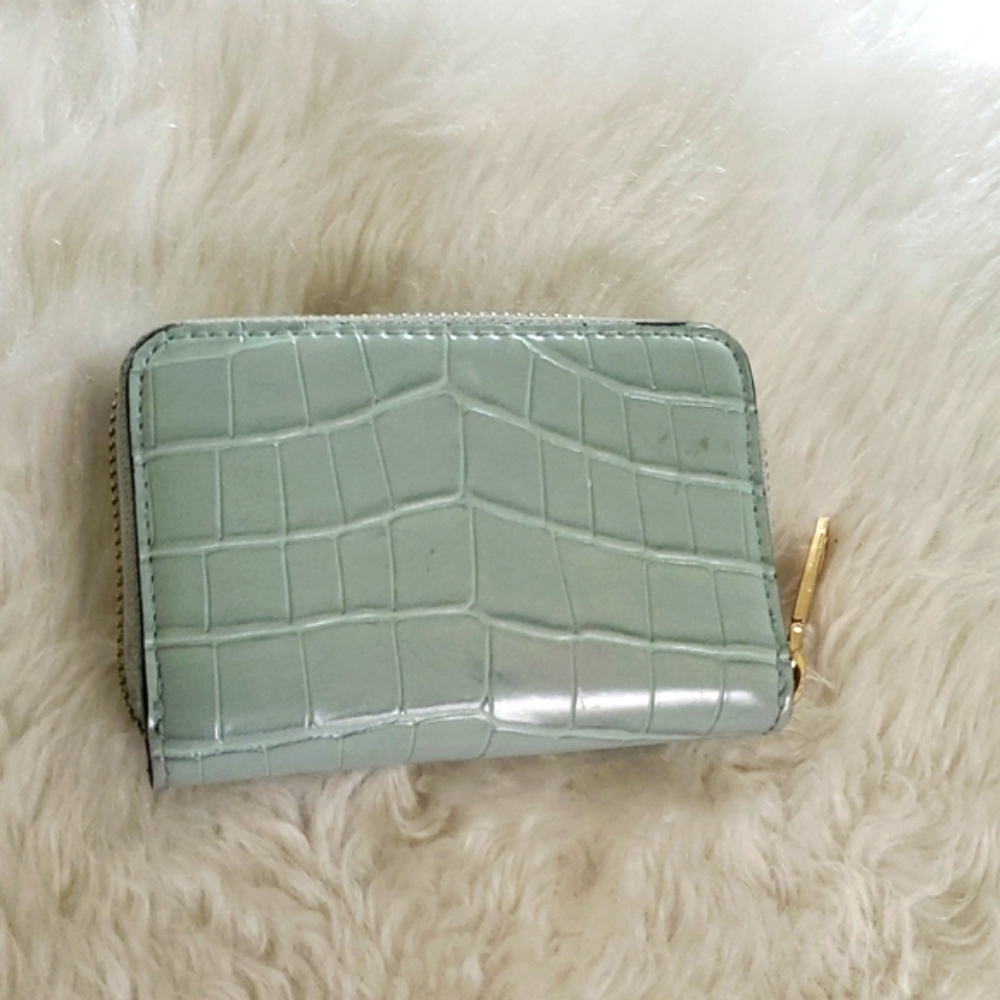 Victoria's Secret Mint Green Crocodile Textured Wallet - Picture 4 of 8